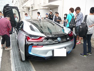 i8