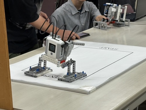 二足ロボット