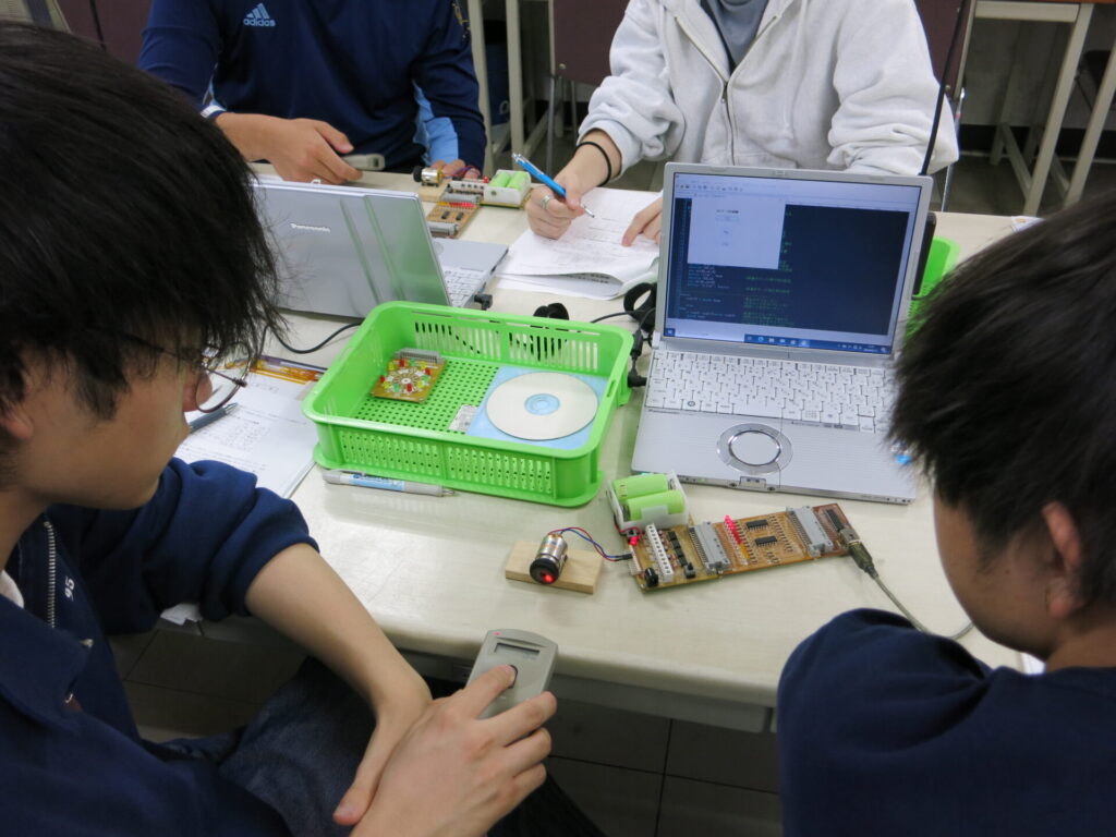 機械実験の際の写真