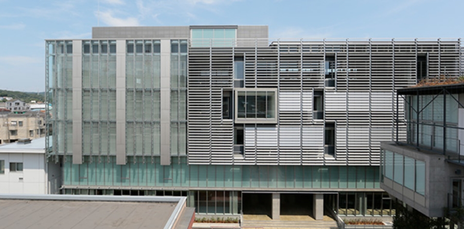 関東学院大学 大学院の外観写真